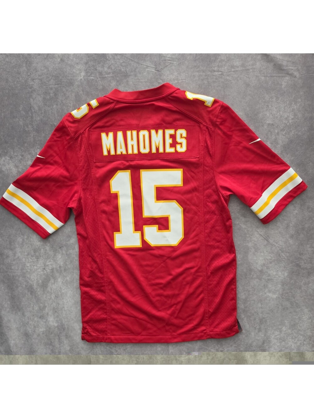 SKU0301 Nike Patrick Mahomes Chiefs Mens Small #15 Red NFL Jersey NWOT